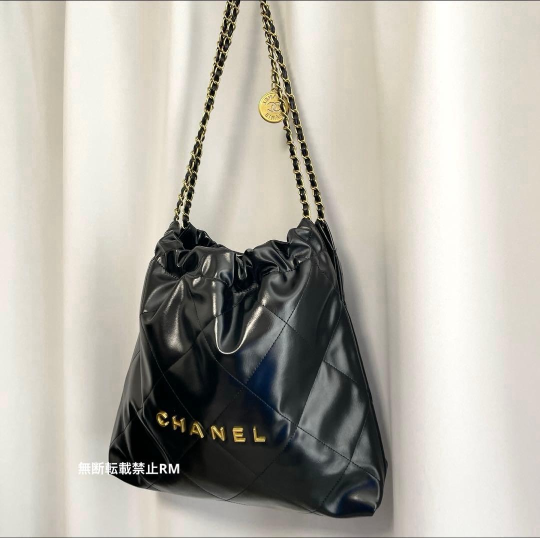 シャネル ノベルティ ポーチ付き チェーントートバッグ