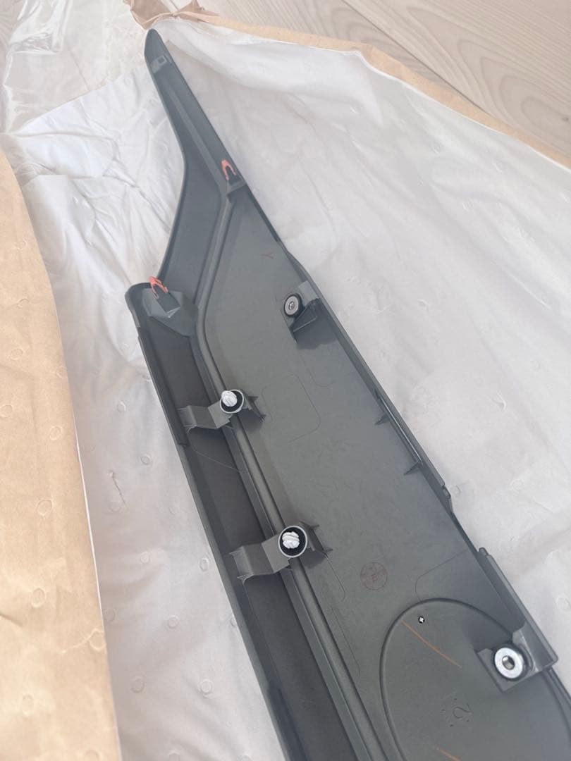 トヨタ　RAV4　純正バックドアガーニッシュ