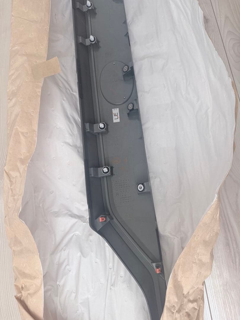 トヨタ　RAV4　純正バックドアガーニッシュ