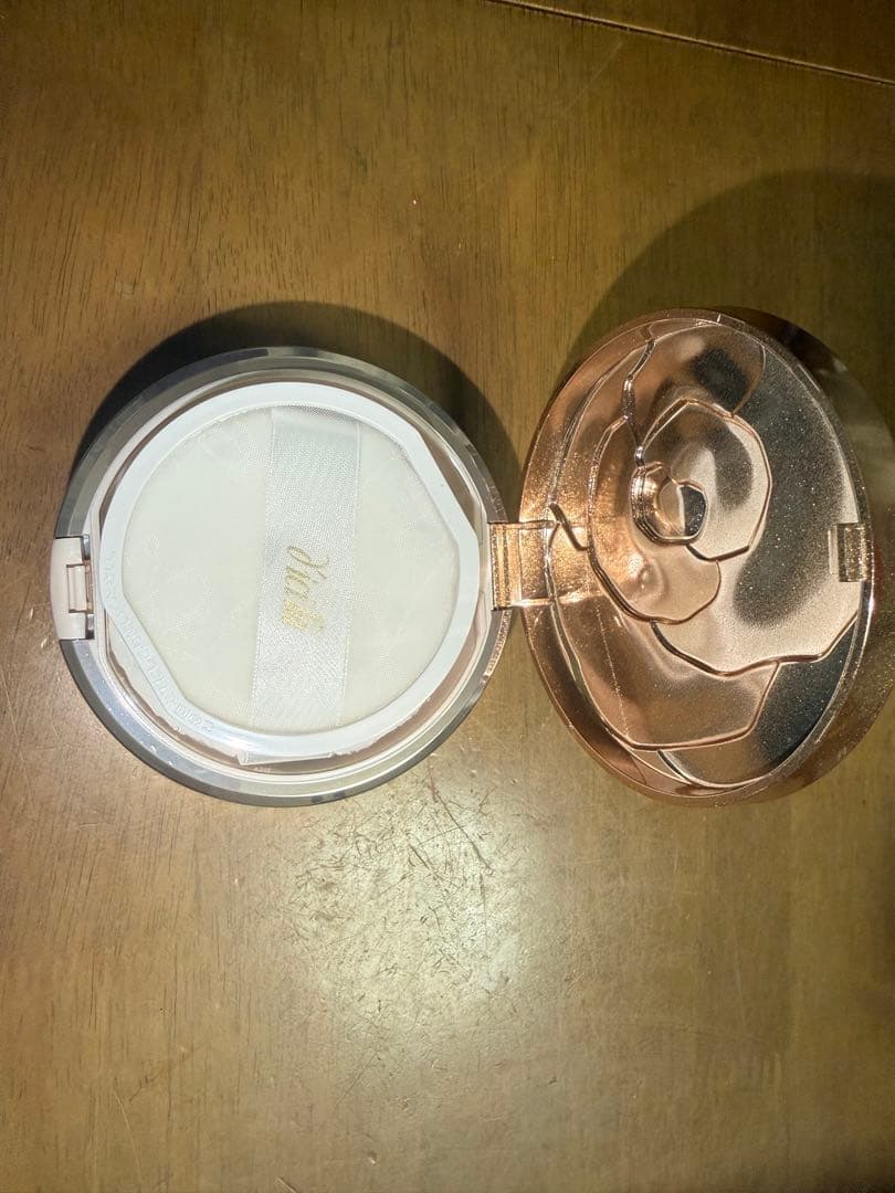 新品未使用　ケース付き　ディシラ ルースパウダー 18g