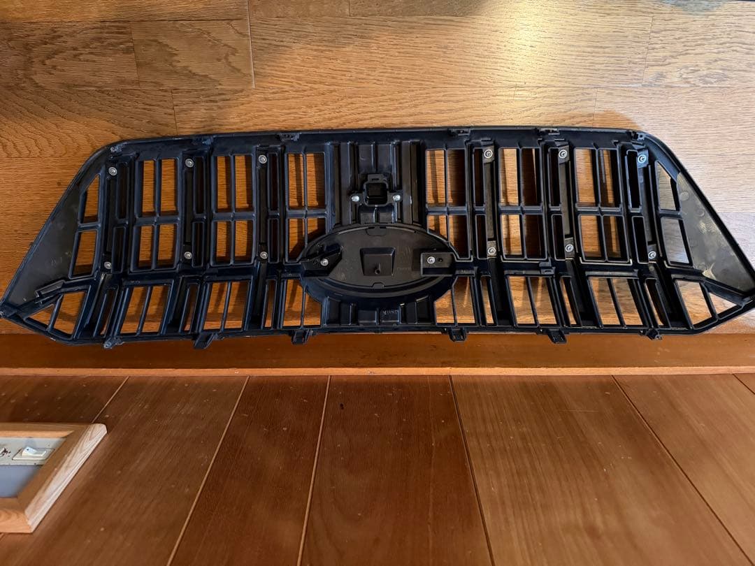 アウトバック BT5 フロントグリル