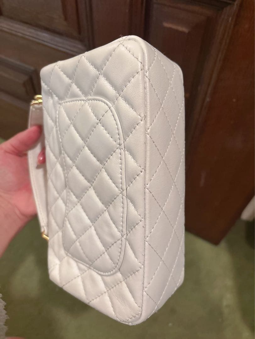 Chanel ホワイト キルティング ハンドバッグノベルティ