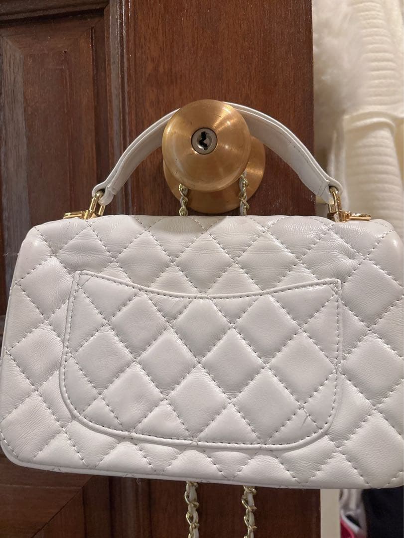 Chanel ホワイト キルティング ハンドバッグノベルティ