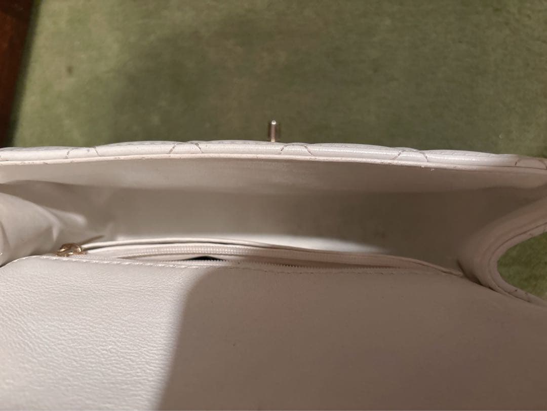 Chanel ホワイト キルティング ハンドバッグノベルティ