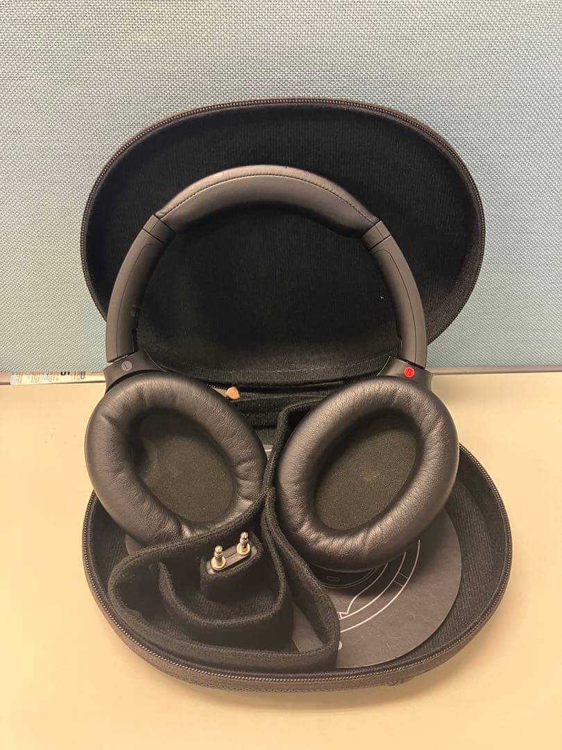 【美品】SONY ワイヤレスヘッドホン ブラック　　WH-1000XM4