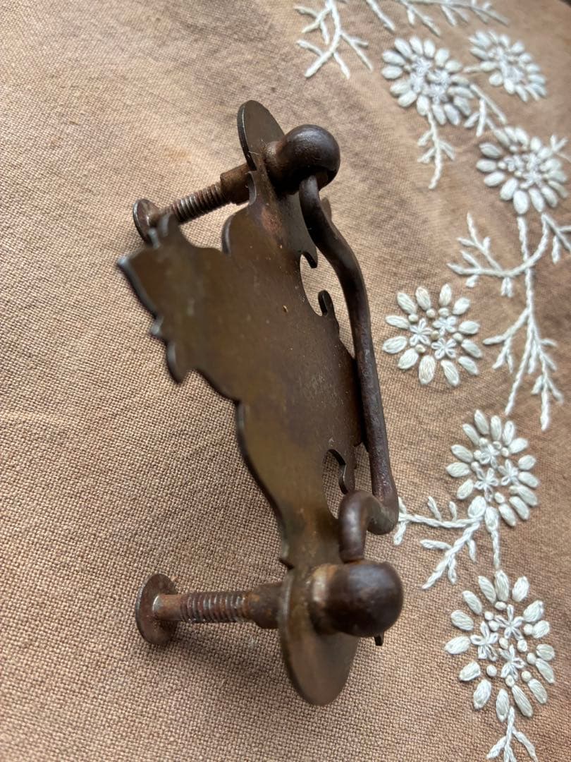青柳アンティーク　アイアン　引き出し　取っ手　ノブ　持ち手　金具　留め具