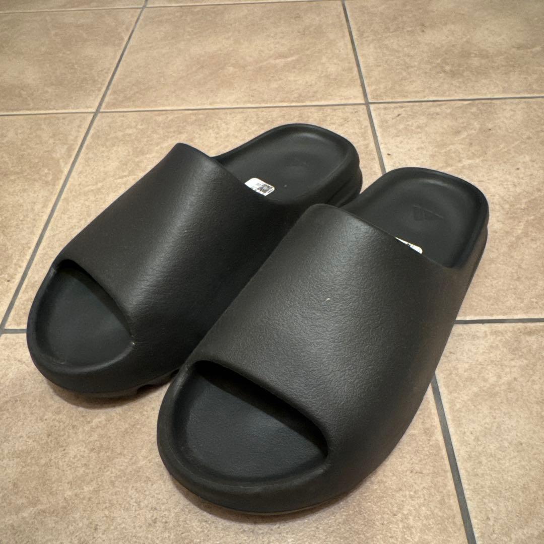 YEEZY Slide Dark Onyxアディダス イージー スライド