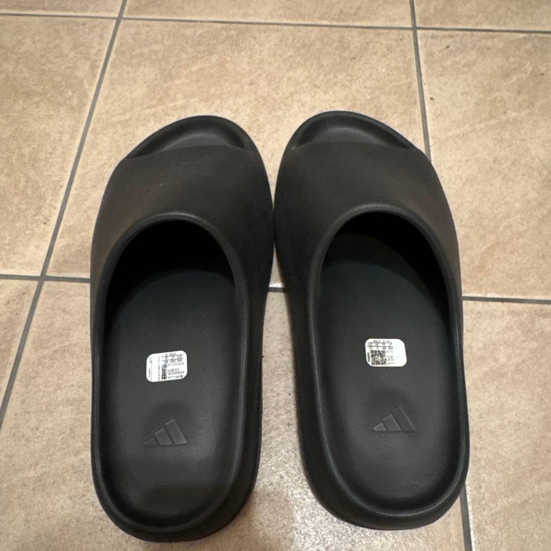 YEEZY Slide Dark Onyxアディダス イージー スライド