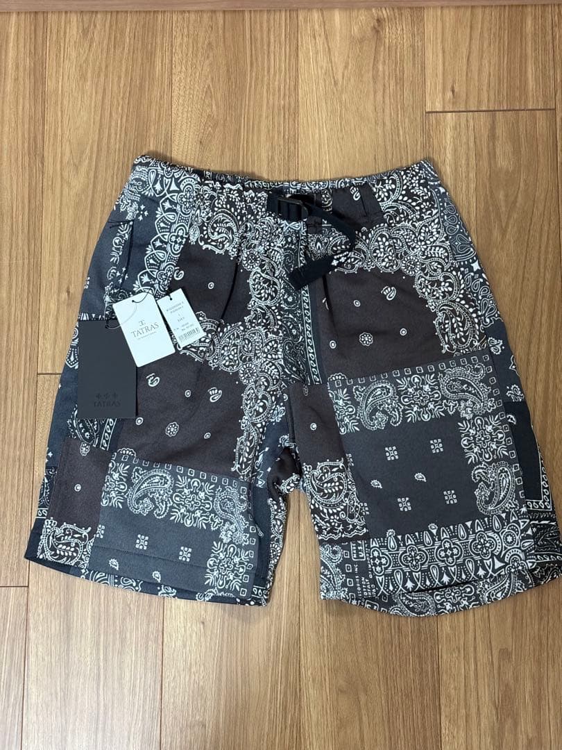 TATRAS バンダナ柄 ショートパンツ