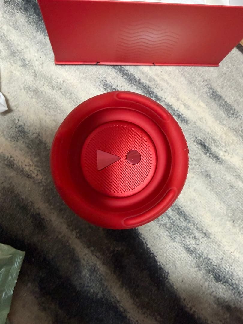 ほぼ未使用　専用ケース付き　JBL CHARGE 5 赤