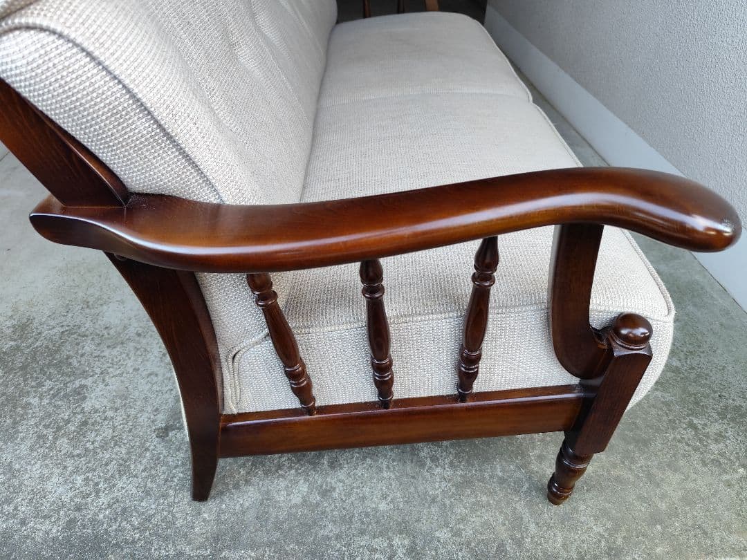 【カリモク】コロニアル2Pソファ＋オットマン