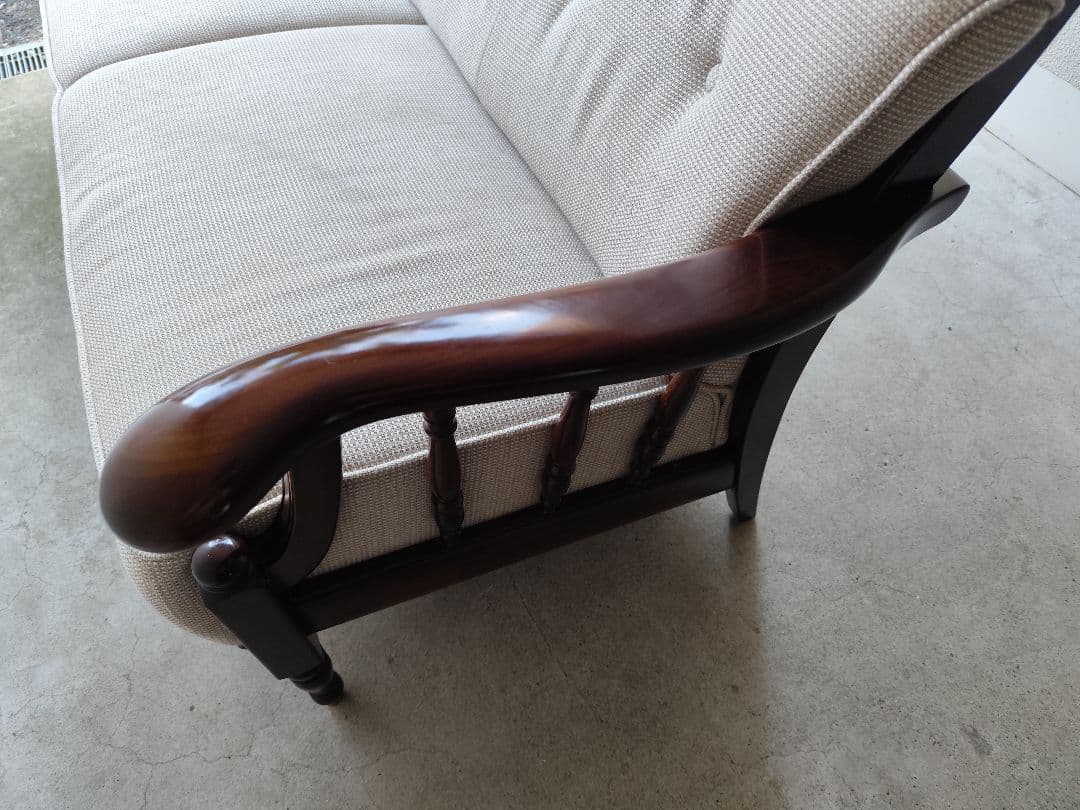 【カリモク】コロニアル2Pソファ＋オットマン