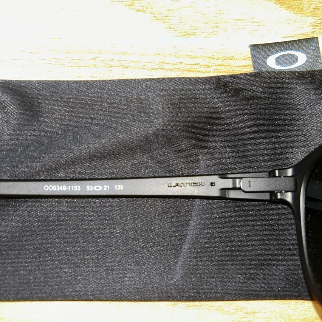 OAKLEY（オークリー ）サングラス　LATCH