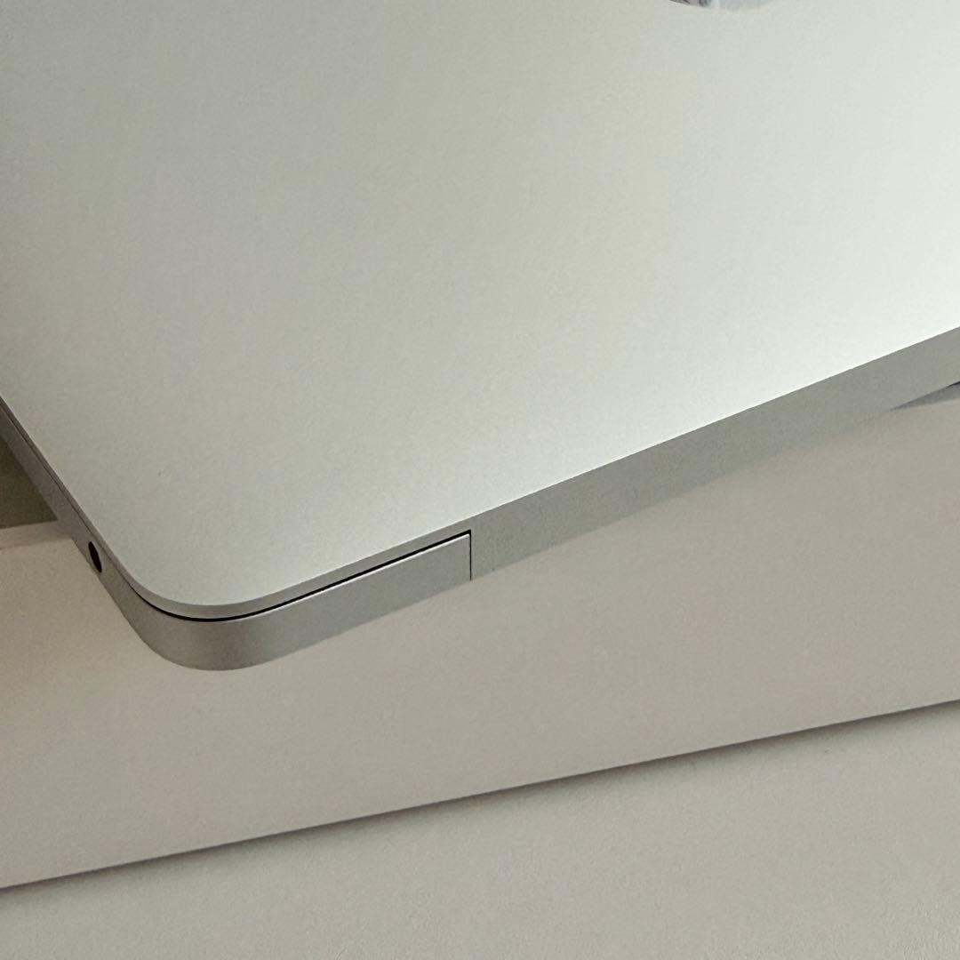 MacBook Air 13 2021 (M1チップ) メモリ8GB256GB