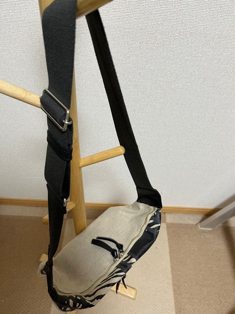 [最終値下げ！] ヴィヴィアンウエストウッド　ボディバッグ