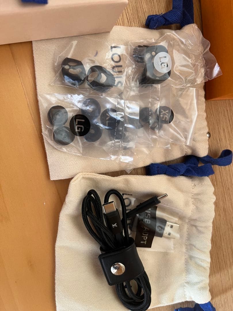 ルイヴィトン ホライゾン イヤホン モノグラム 付属品完備 VUITTON