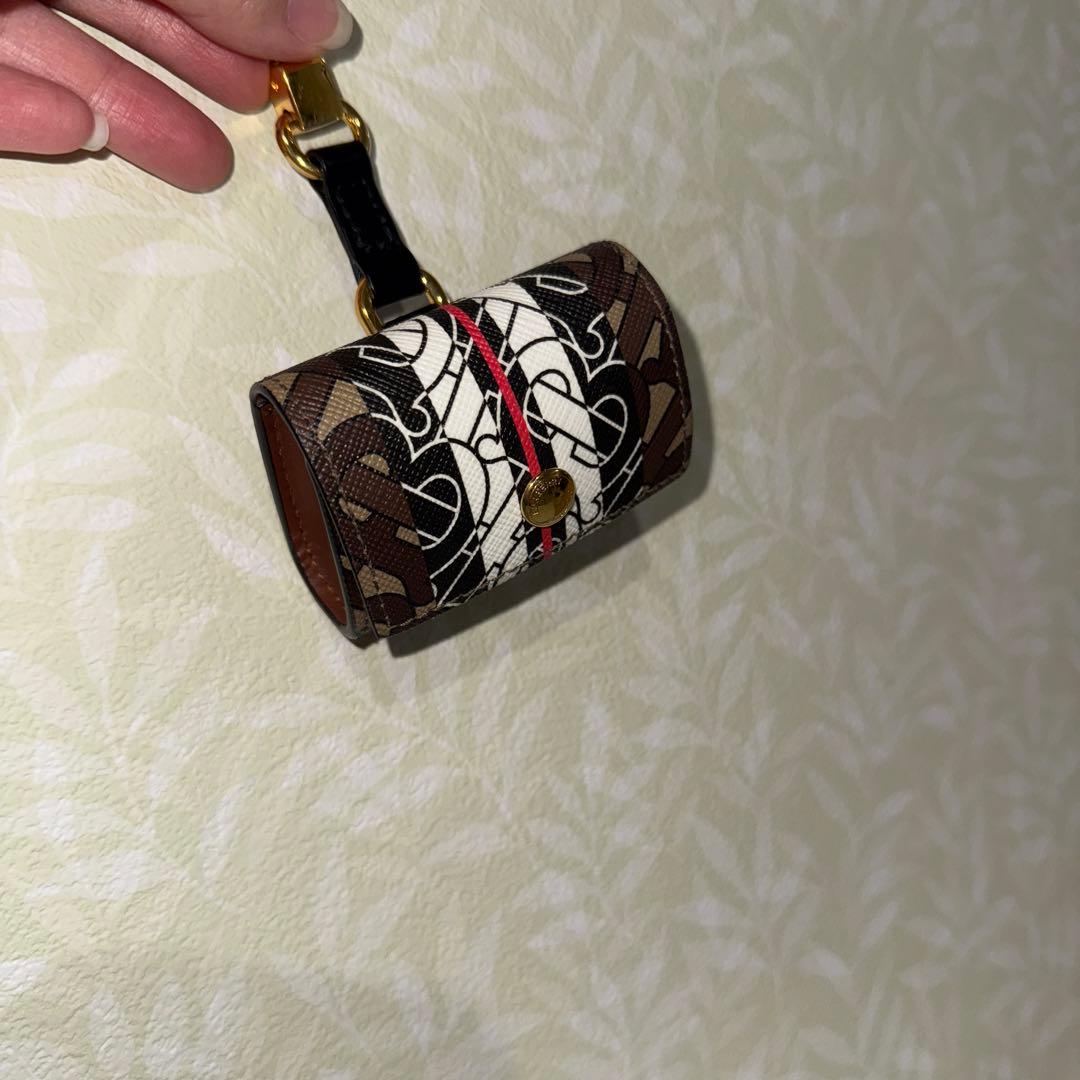 Burberry AirPods pro ケース　Apple