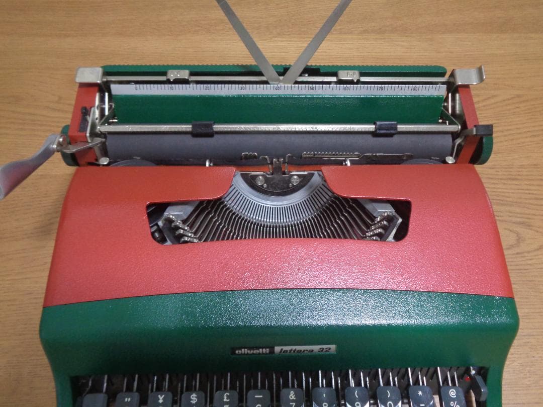 GUCCIケース olivettilettera32タイプライターシェリーライン