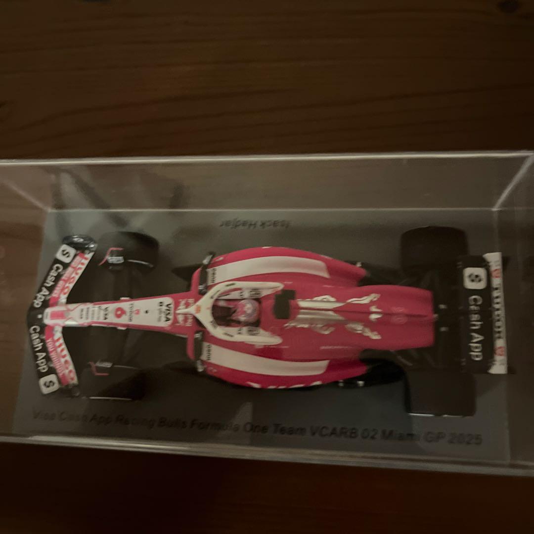 ミニカー Visa Cash App Racing Bulls VCARB 02