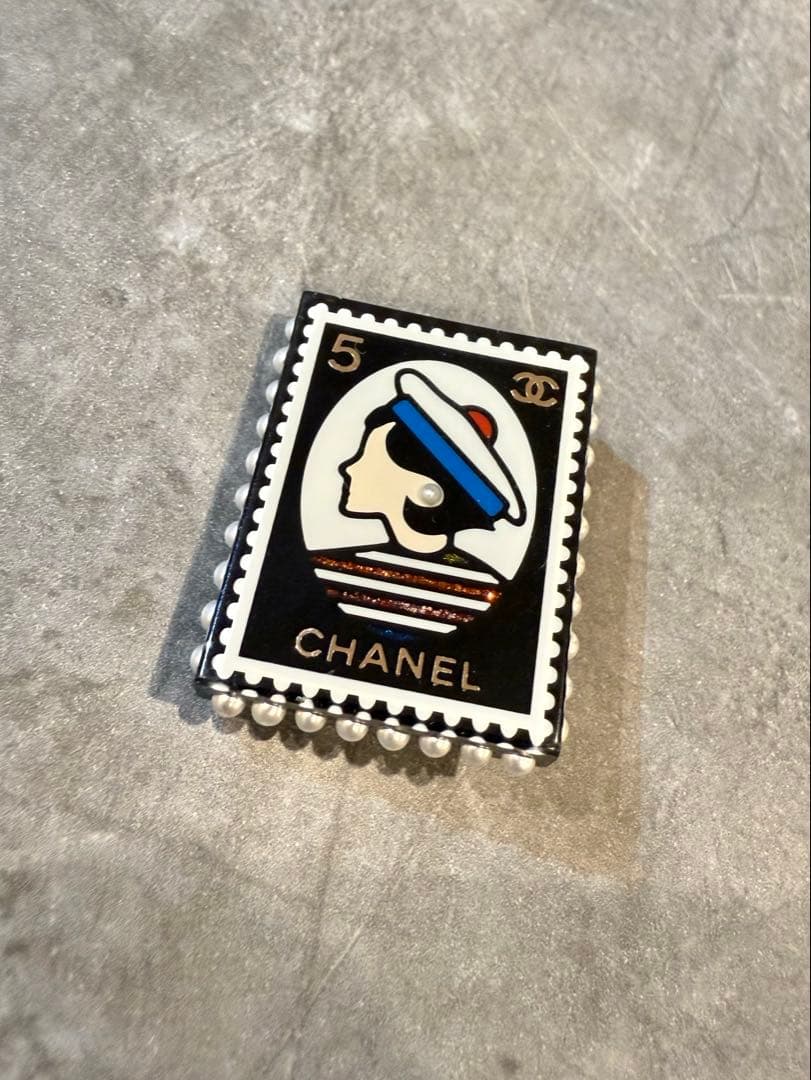 CHANELシャネル PAUSA切手モチーフ ブローチ ココマーク
