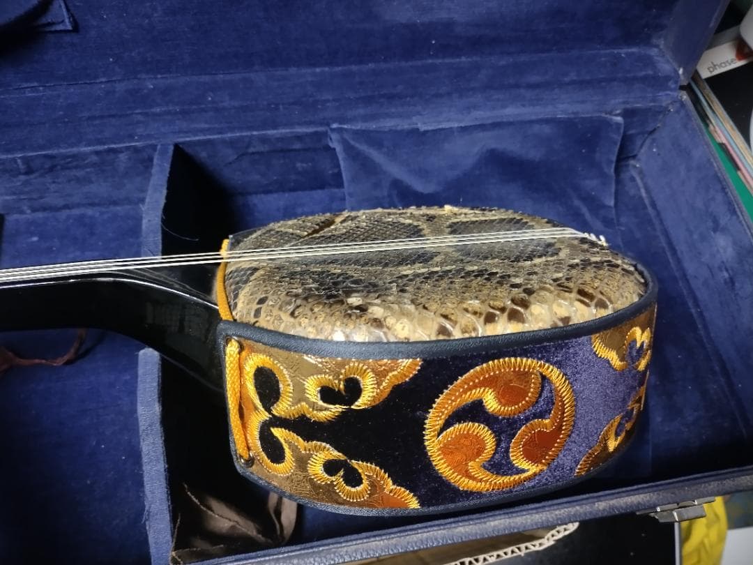 沖縄三線　バチ　ウマ　　胴皮破れ　現状渡し品