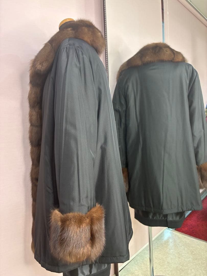 新春　プライス❣️ ロシアンセーブルリバーシブルコート