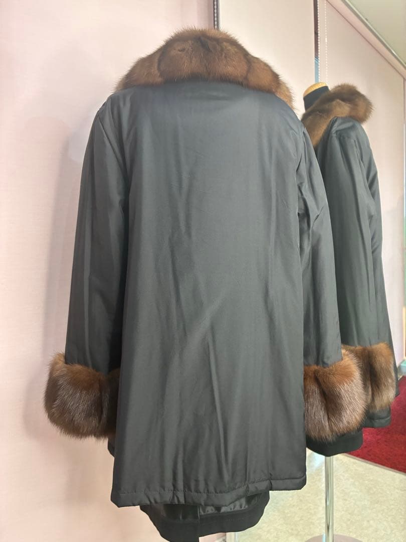 新春　プライス❣️ ロシアンセーブルリバーシブルコート