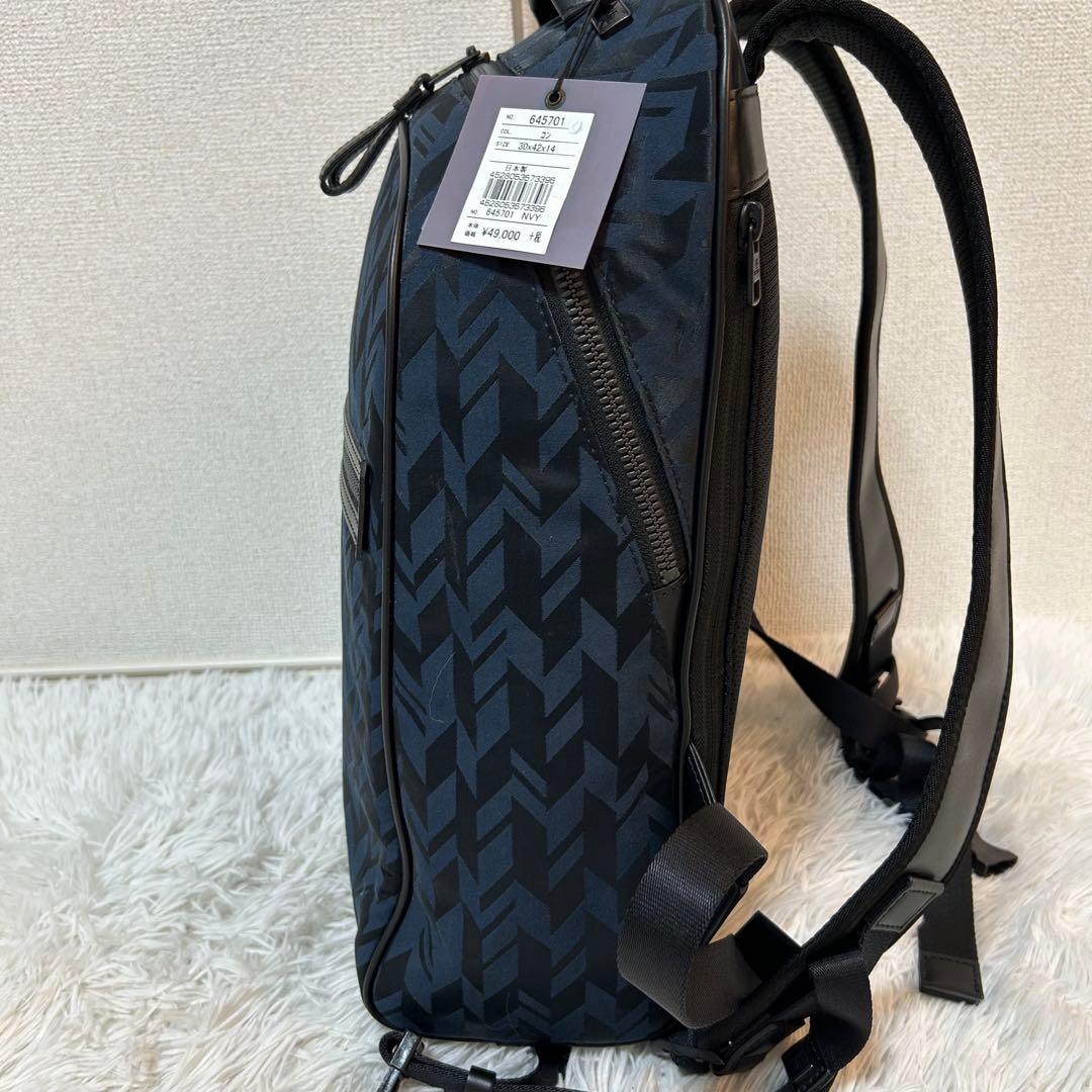 【新品タグ付き✨幾何学模様/希少】フジタカ　リュック　ネイビー　大容量　男女兼用