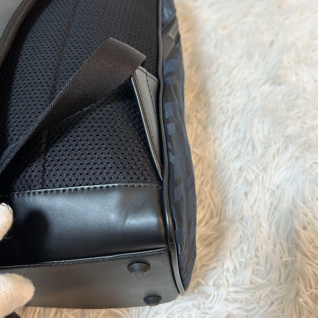 【新品タグ付き✨幾何学模様/希少】フジタカ　リュック　ネイビー　大容量　男女兼用