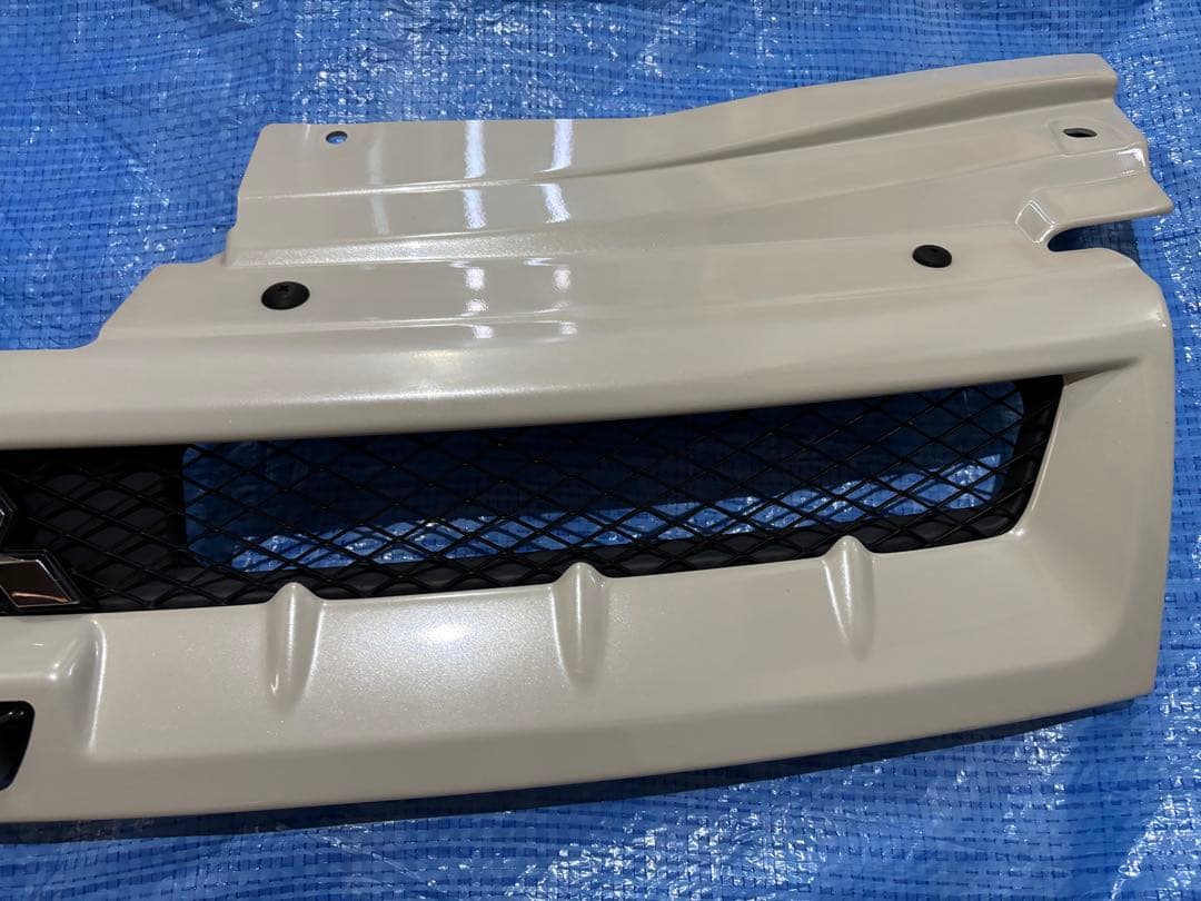 三菱　デリカD5 前期　スポーティグリル　ホワイト　中古