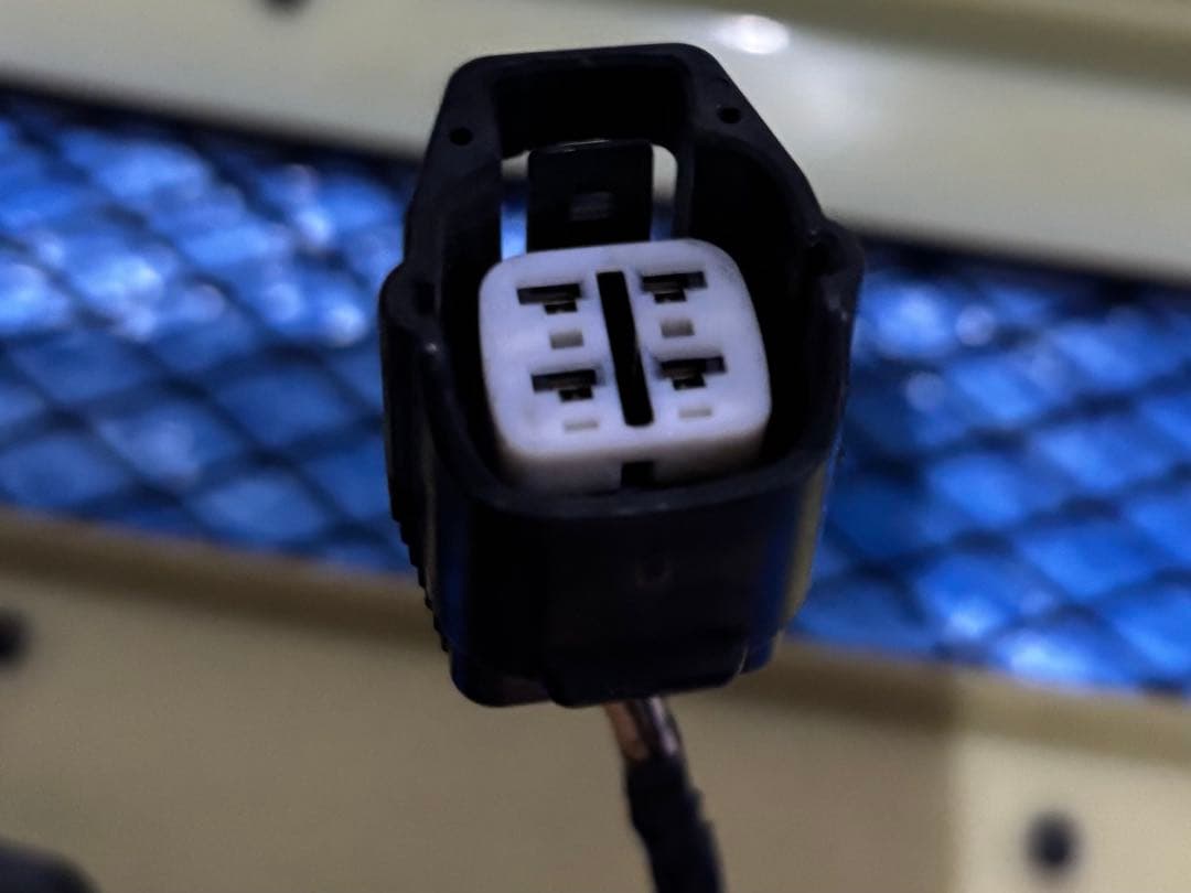 三菱　デリカD5 前期　スポーティグリル　ホワイト　中古