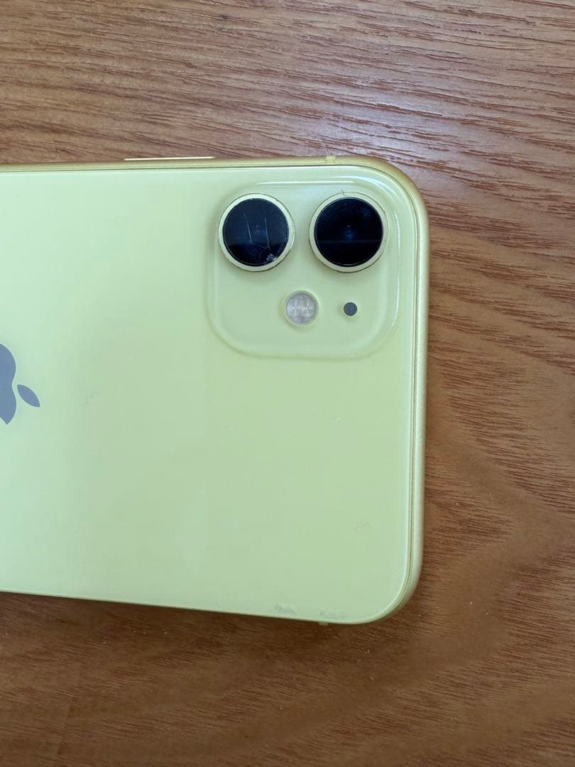 iPhone11 256GB レンズヒビ有り　使用に問題はないですが難あり