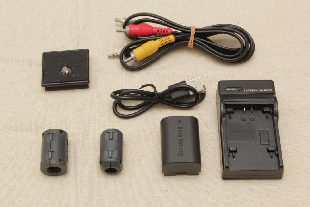 manaminko！JVC Everio GZ-E117-W　ビデオカメラ