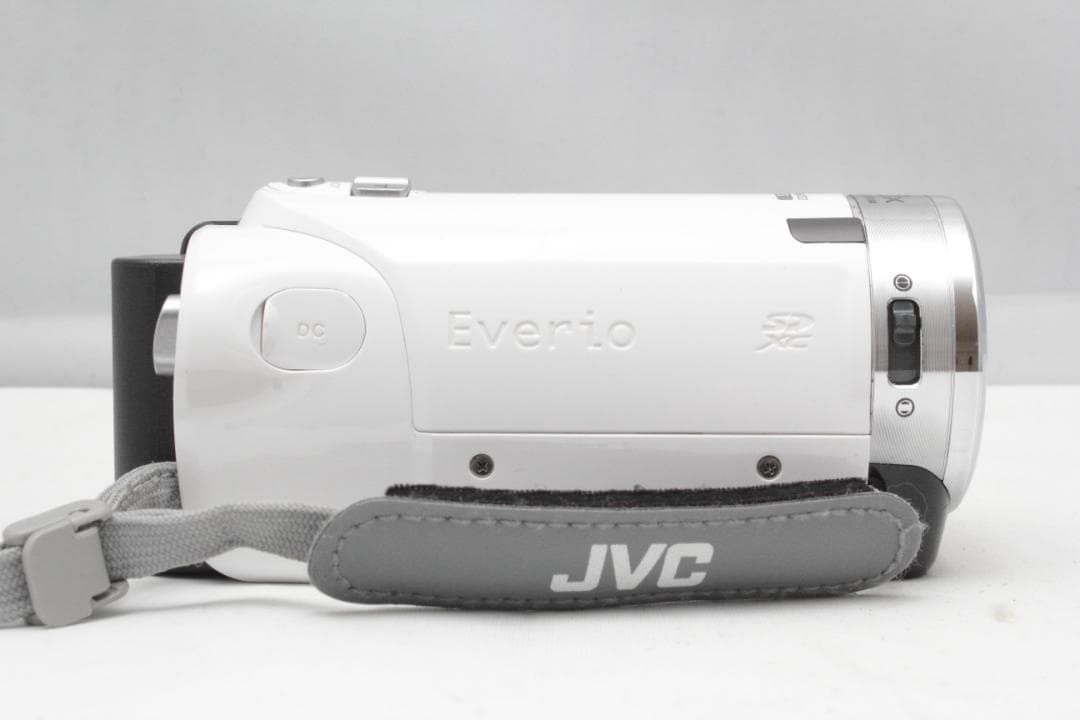 manaminko！JVC Everio GZ-E117-W　ビデオカメラ