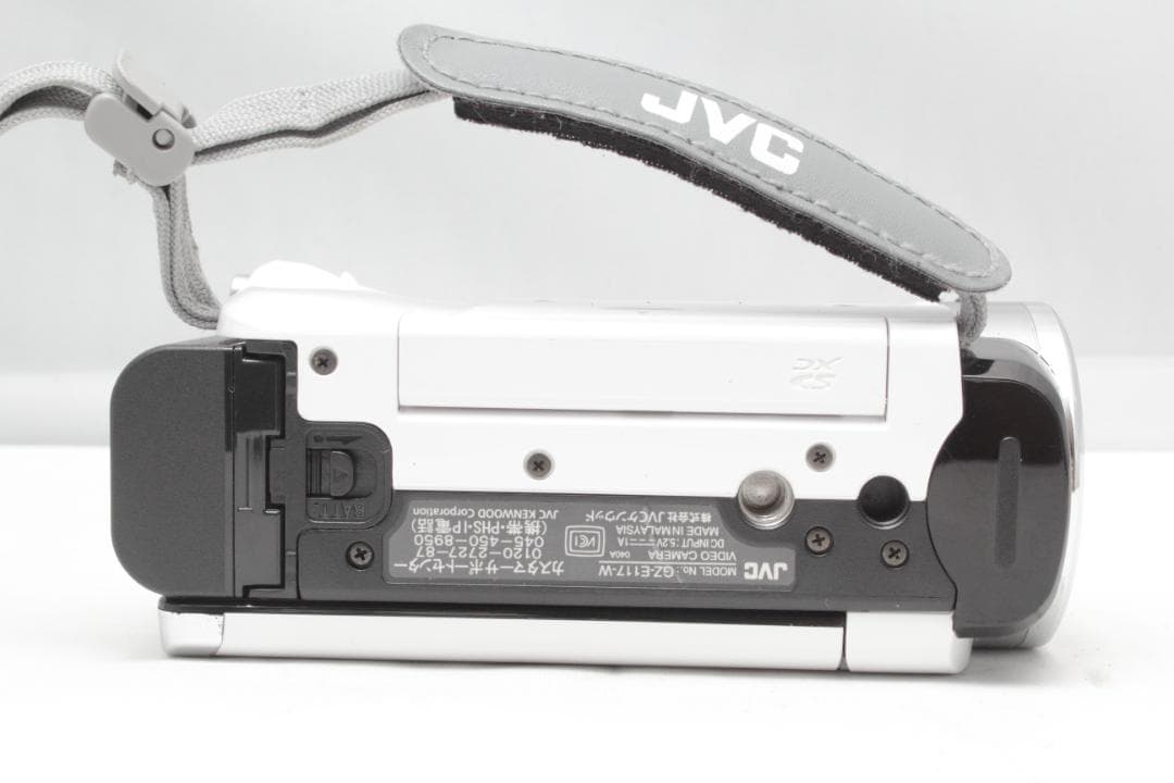 manaminko！JVC Everio GZ-E117-W　ビデオカメラ