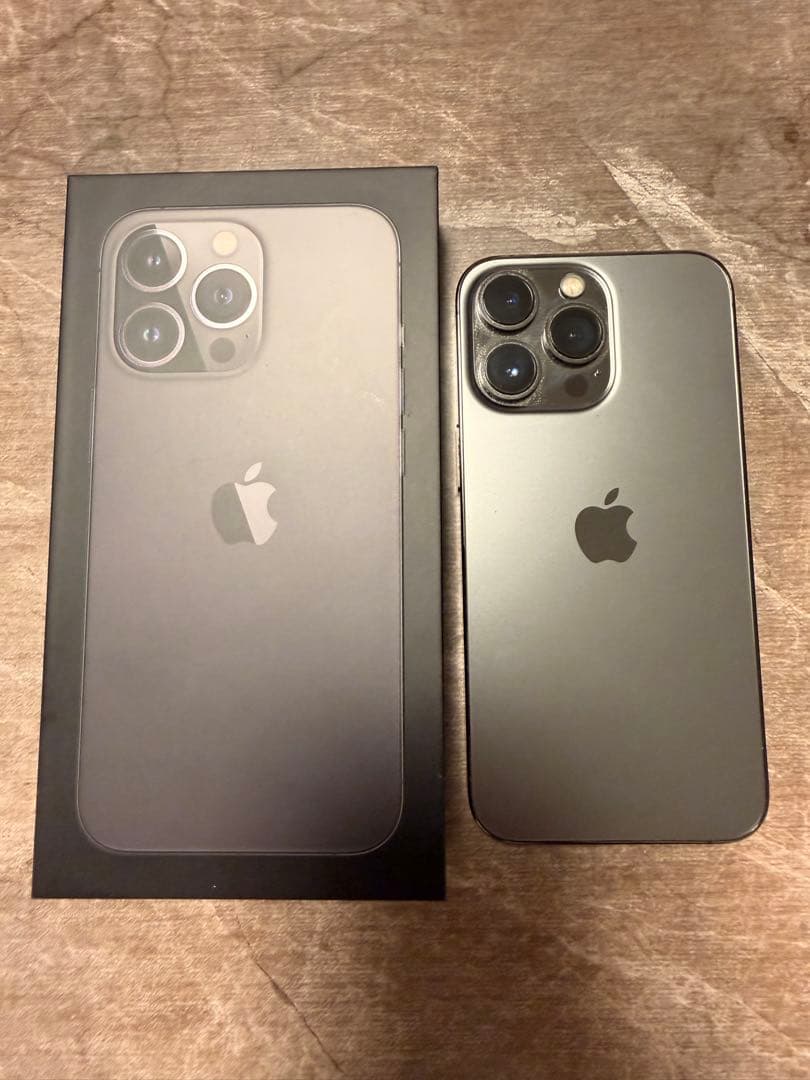 iPhone 13pro グラファイト　256GB SIM解除済み