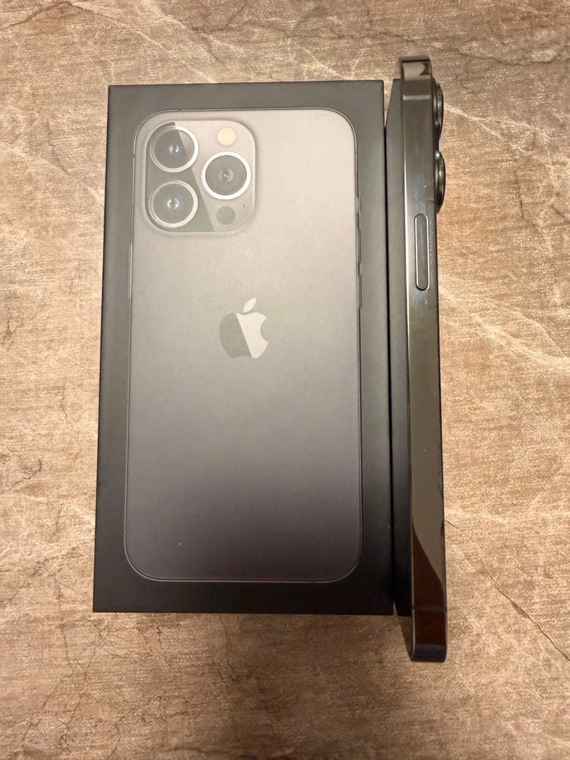 iPhone 13pro グラファイト　256GB SIM解除済み