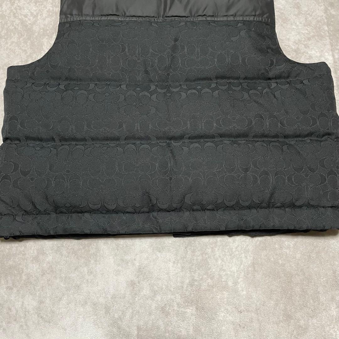 未使用品　コーチ　COACH （S） ダウンベスト　シグネチャー柄　黒
