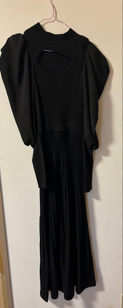 dazzlin 吉田朱里　コラボ　オープンデザインパフニットワンピース