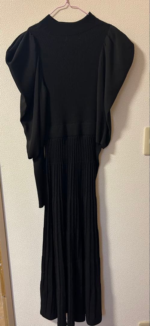 dazzlin 吉田朱里　コラボ　オープンデザインパフニットワンピース