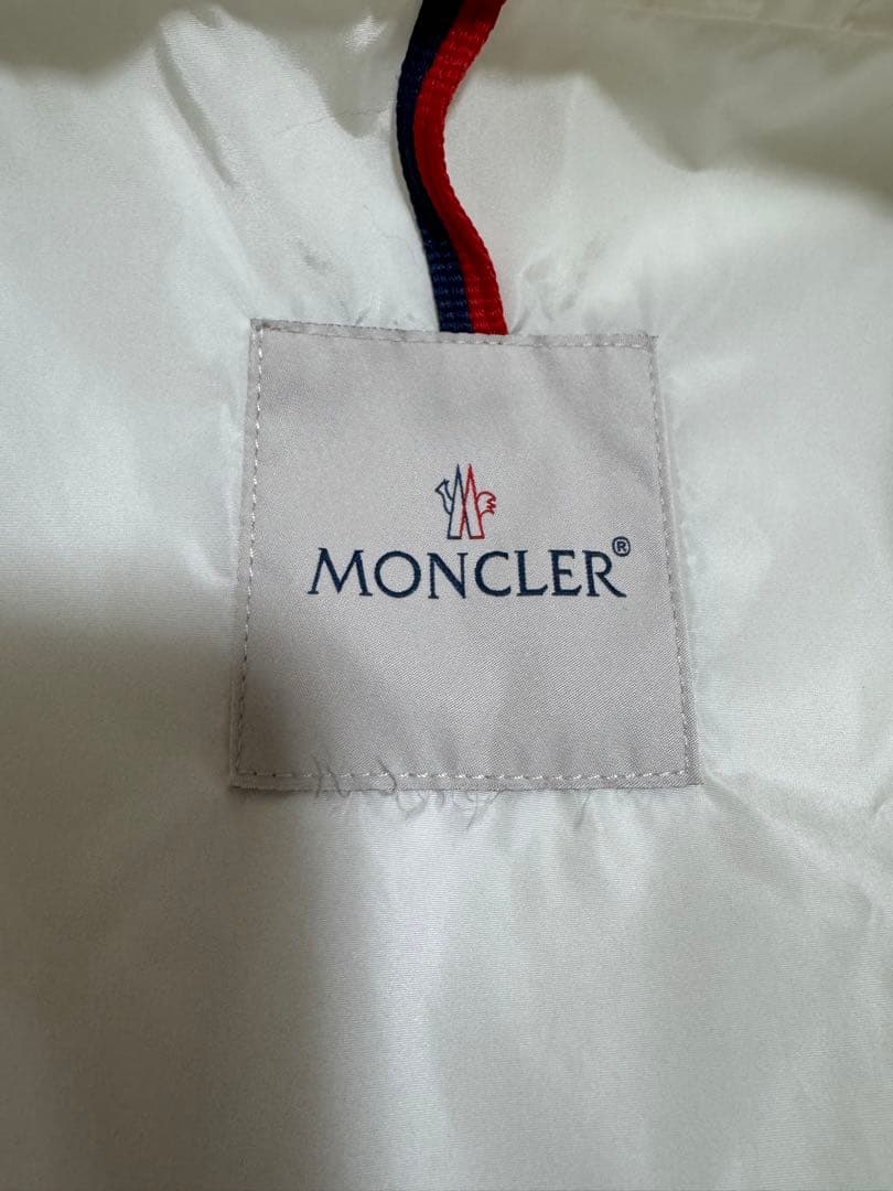 モンクレールレース切り替え ナイロンフーデットQRタグ付き正規品