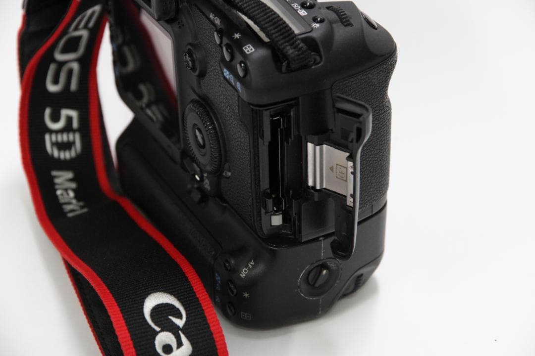 EOS 5D MarkⅡとBG-E6 ボディ動作不良 　5DMarkⅡ-③