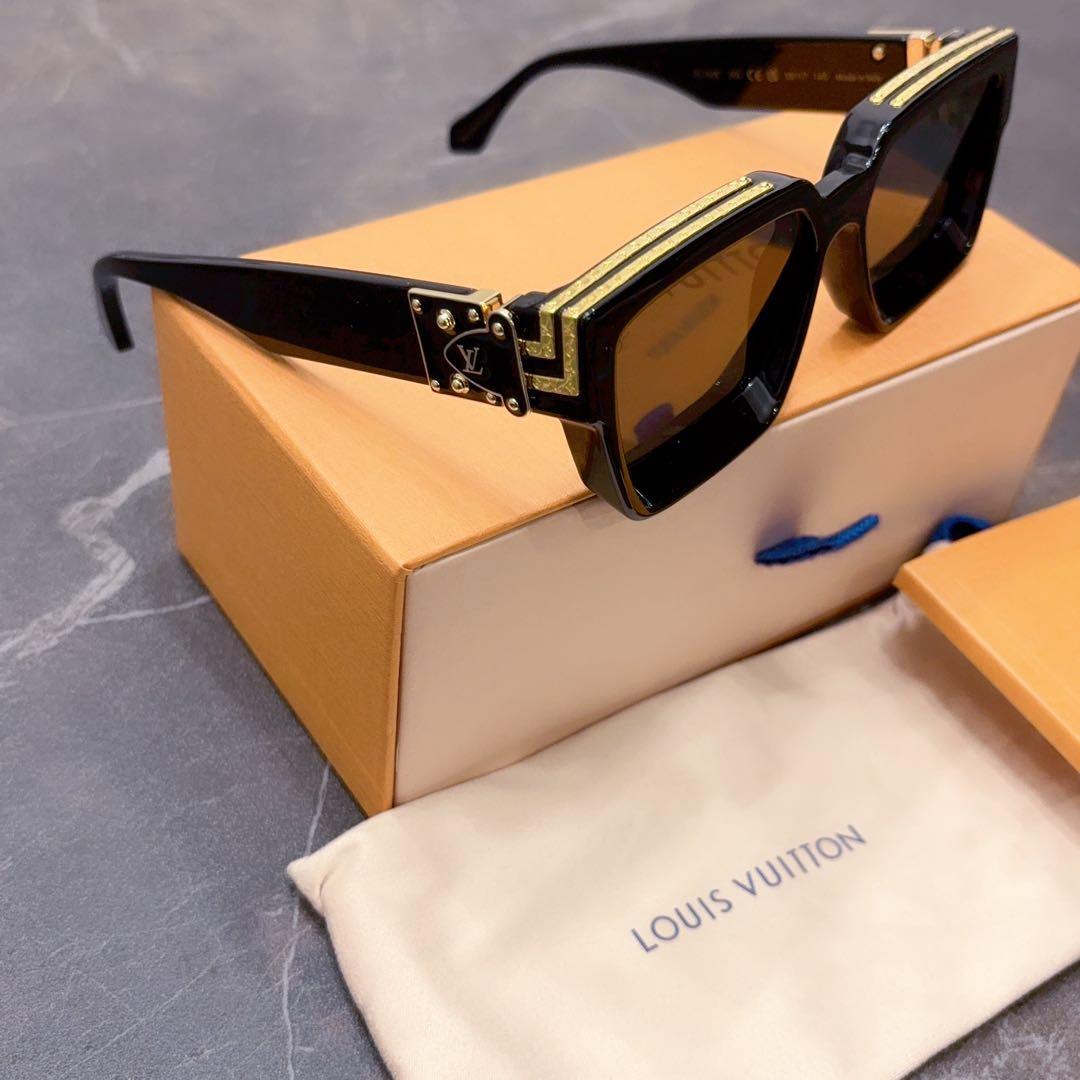 C*a様 未使用 LOUIS VUITTON スクエアサングラス ブラック ルイ