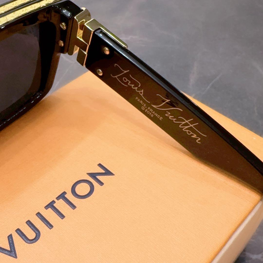 C*a様 未使用 LOUIS VUITTON スクエアサングラス ブラック ルイ