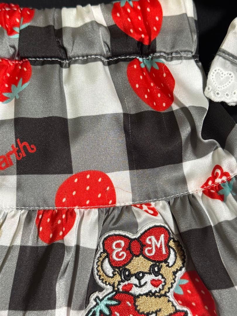 アースマジック Tシャツ・いちごスカート・テレコ・ソックス・シュシュ 140