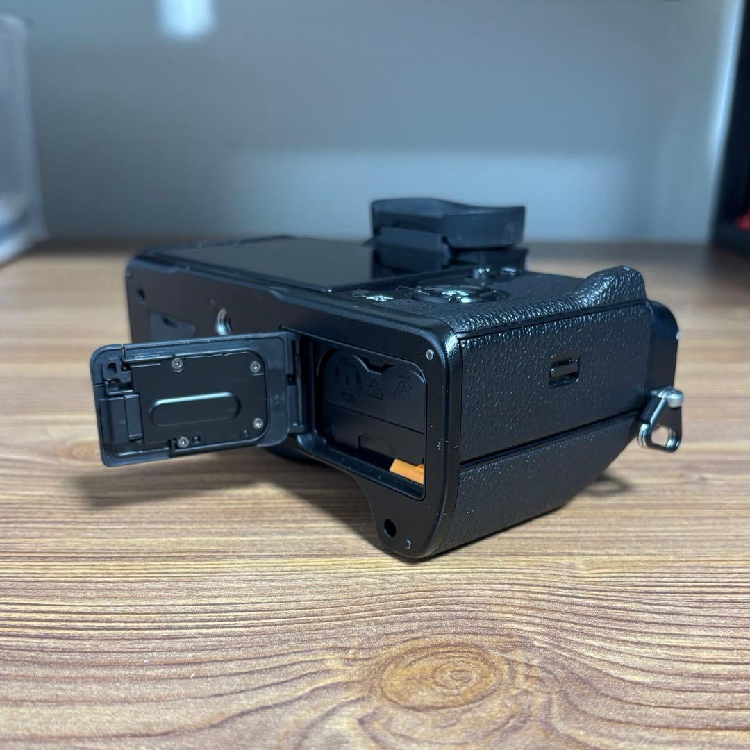 m*1様 【最終価格】Fujifilm XT4 富士フイルム　タムロン18-30