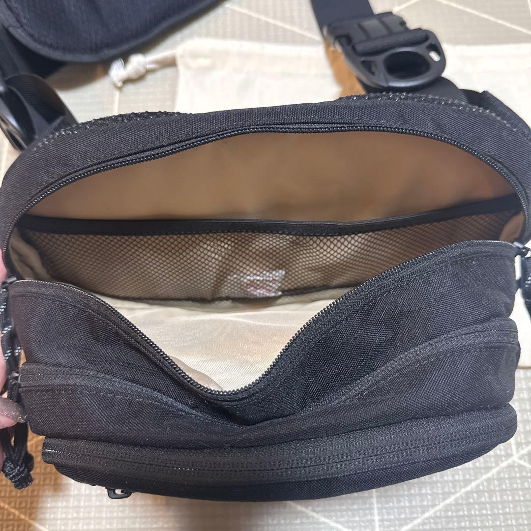 Hugooヒップシート ショルダーポーチ