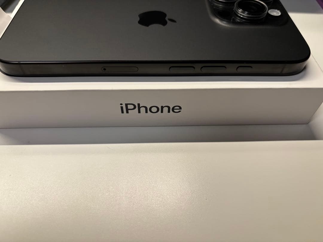 iPhone16 Pro 128GB Black Titanium + おまけ