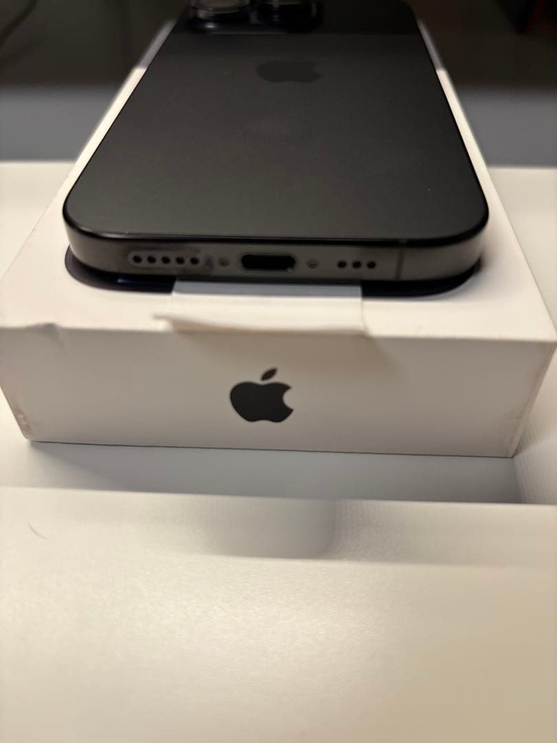 iPhone16 Pro 128GB Black Titanium + おまけ