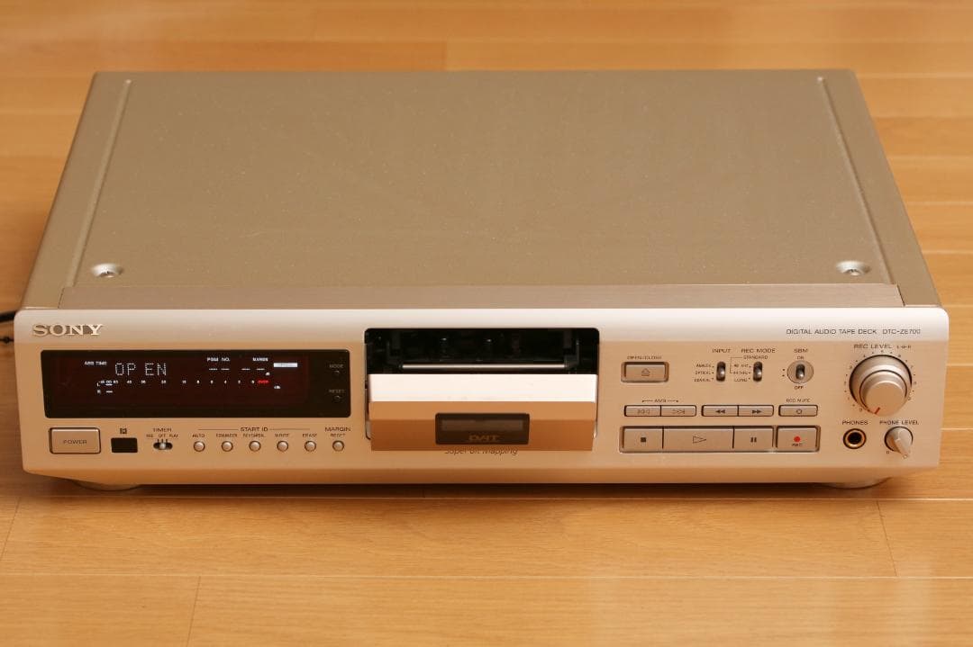 SONY ソニー DATデッキ DTC-ZE700 通電確認のみジャンク品